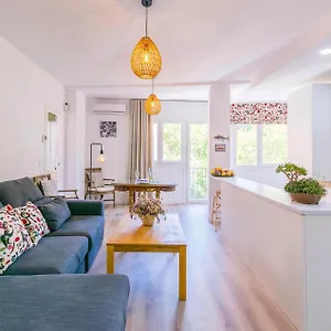  Apartamento Beautiful In With Kitchen